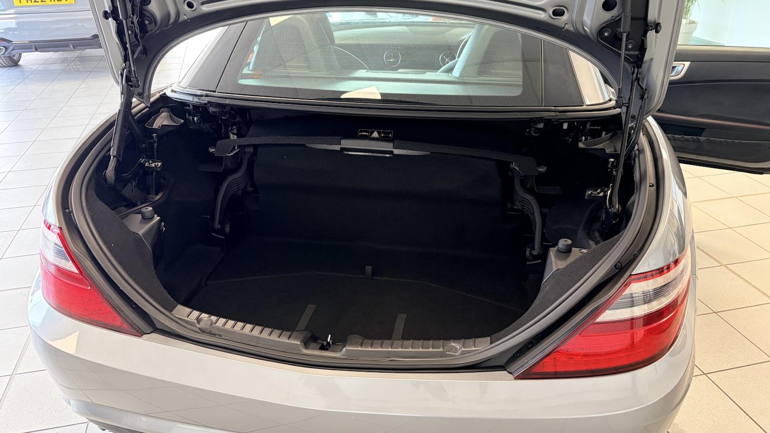 Used Mercedes-Benz SLK 2015 for sale - 77665264: Photo 33