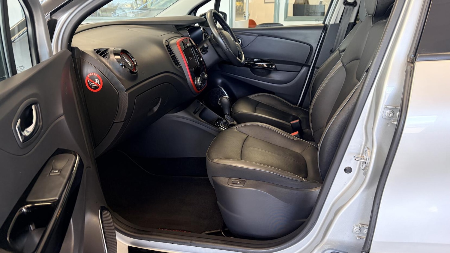 Used Renault Captur 2016 for sale - 77819154: Photo 24