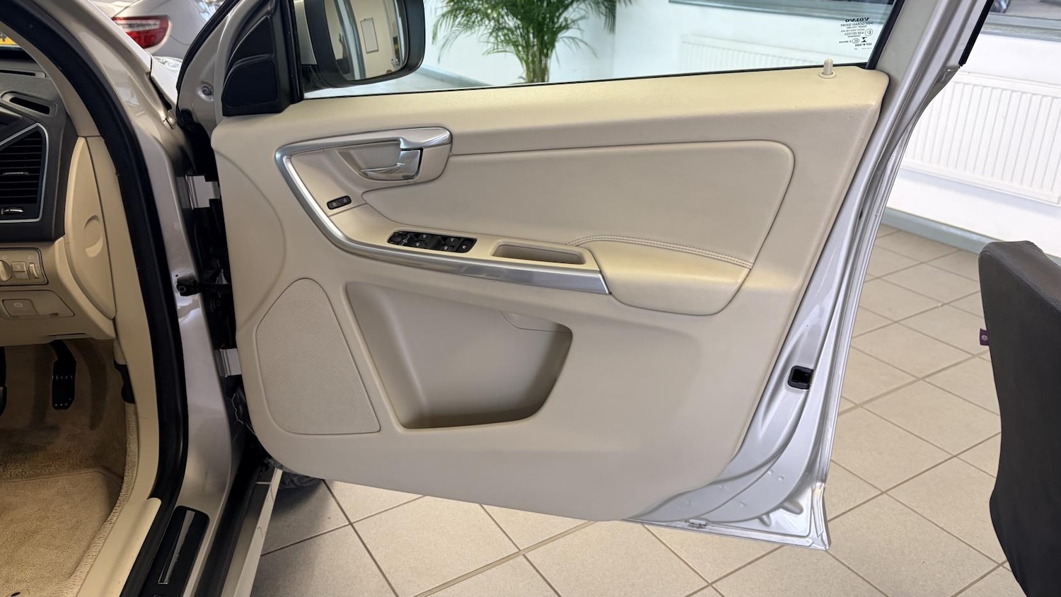 Used Volvo XC60 2017 for sale - 78106242: Photo 17