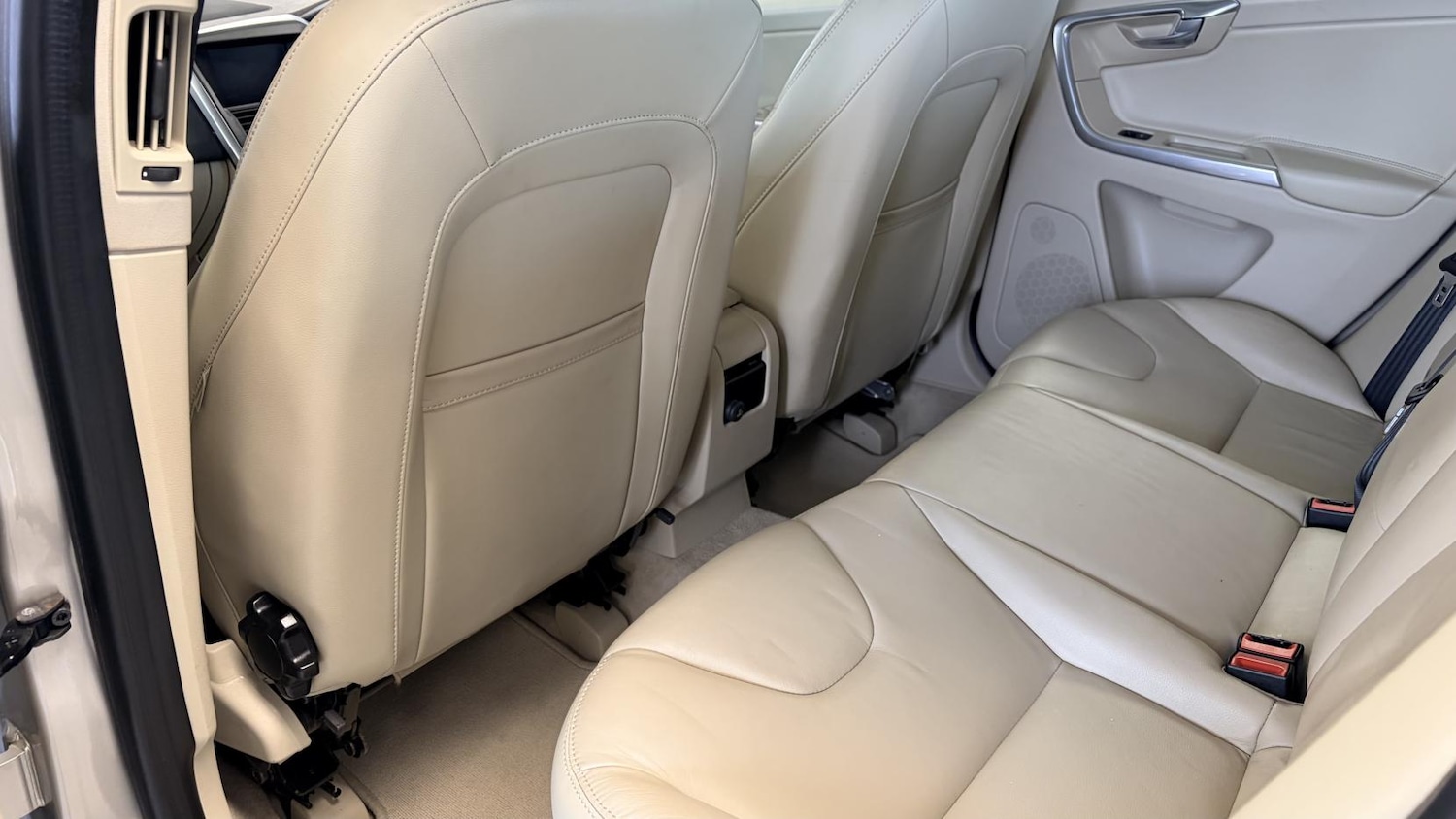 Used Volvo XC60 2017 for sale - 78106242: Photo 24