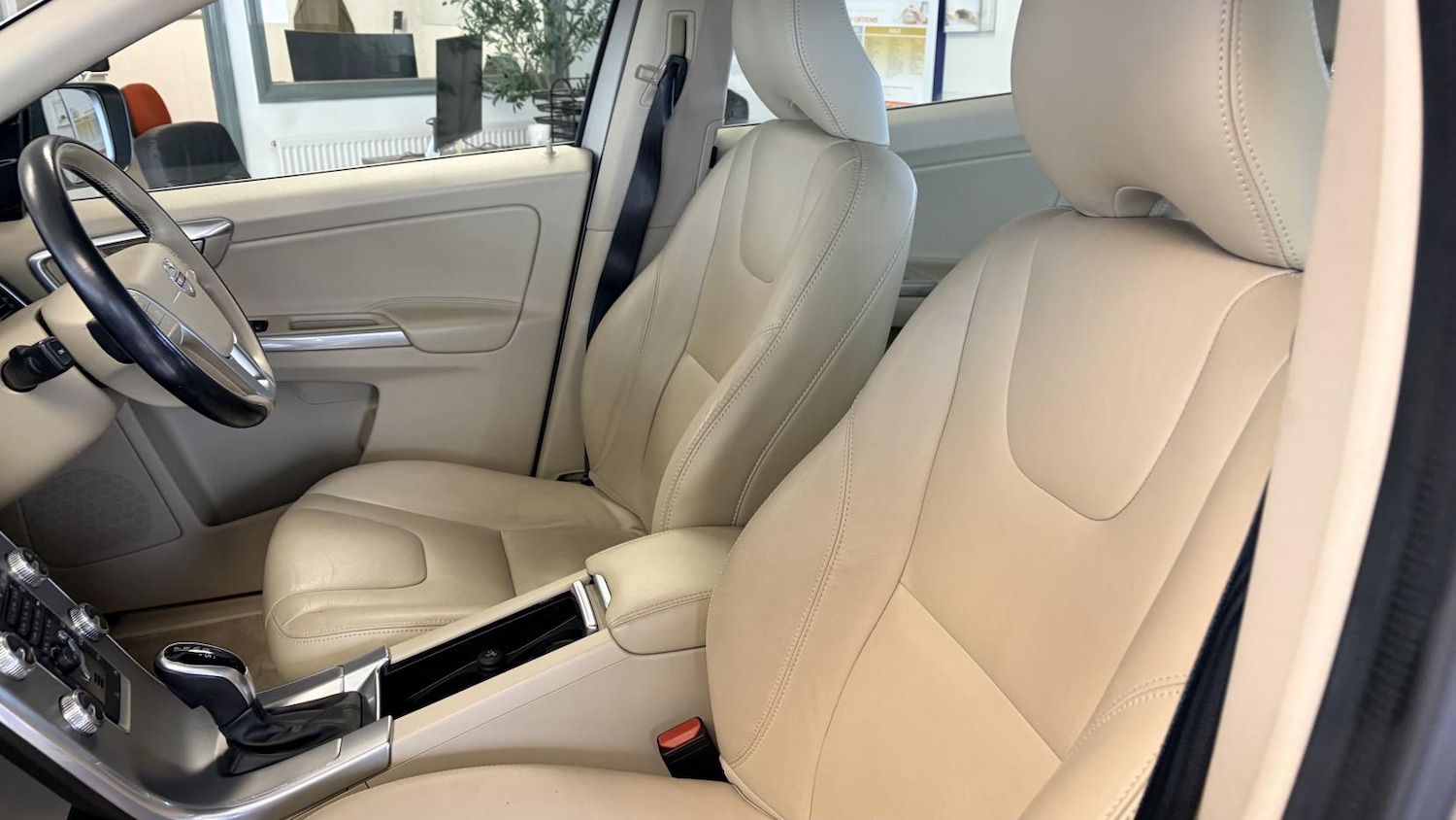 Used Volvo XC60 2017 for sale - 78106242: Photo 27