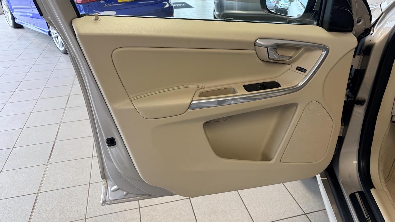 Used Volvo XC60 2017 for sale - 78106242: Photo 29