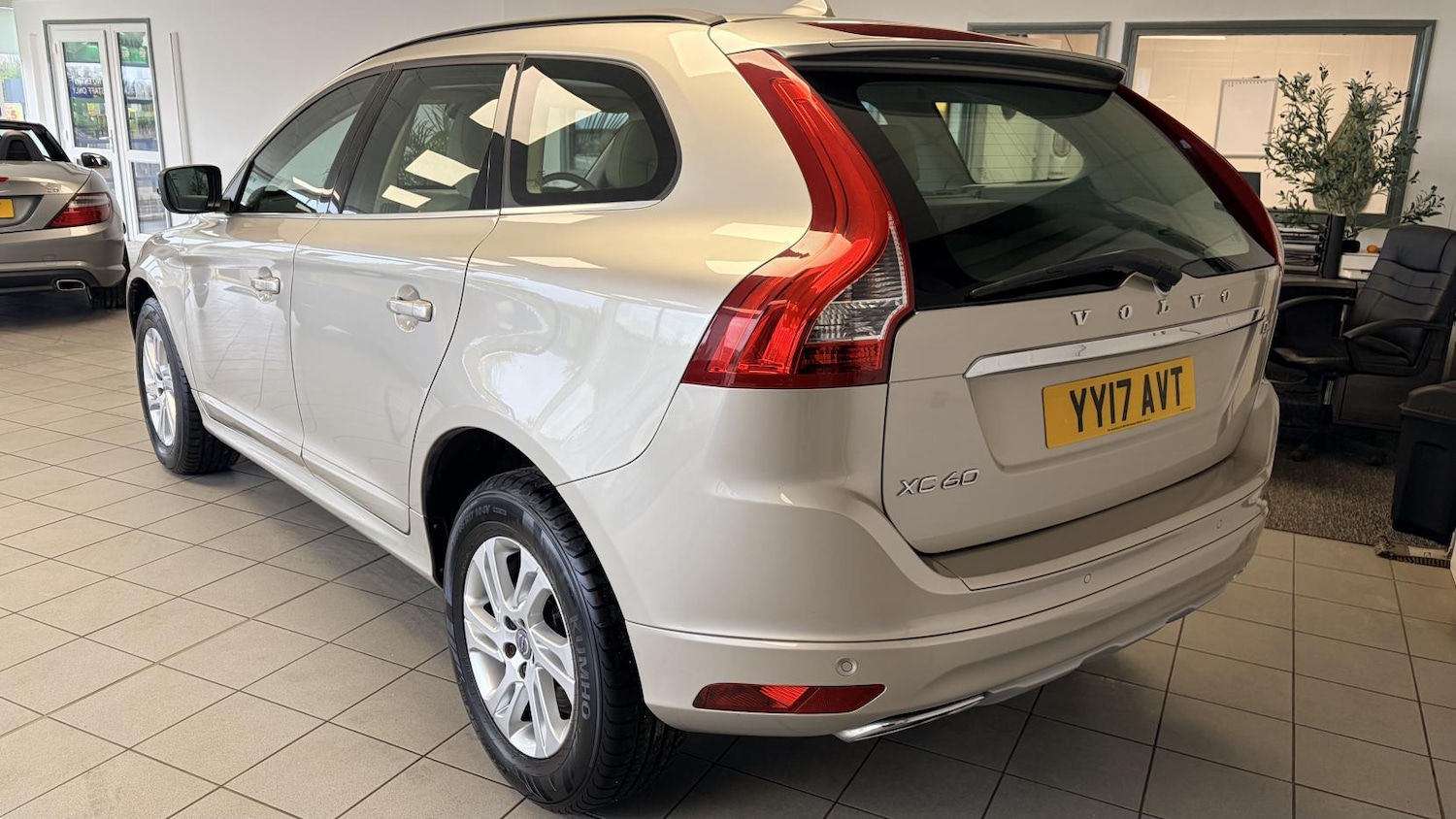 Used Volvo XC60 2017 for sale - 78106242: Photo 6