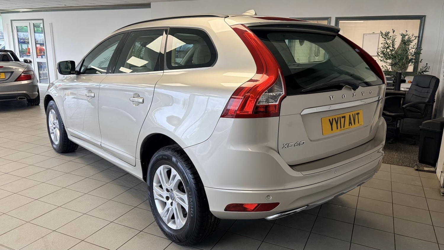 Used Volvo XC60 2017 for sale - 78106242: Photo 7