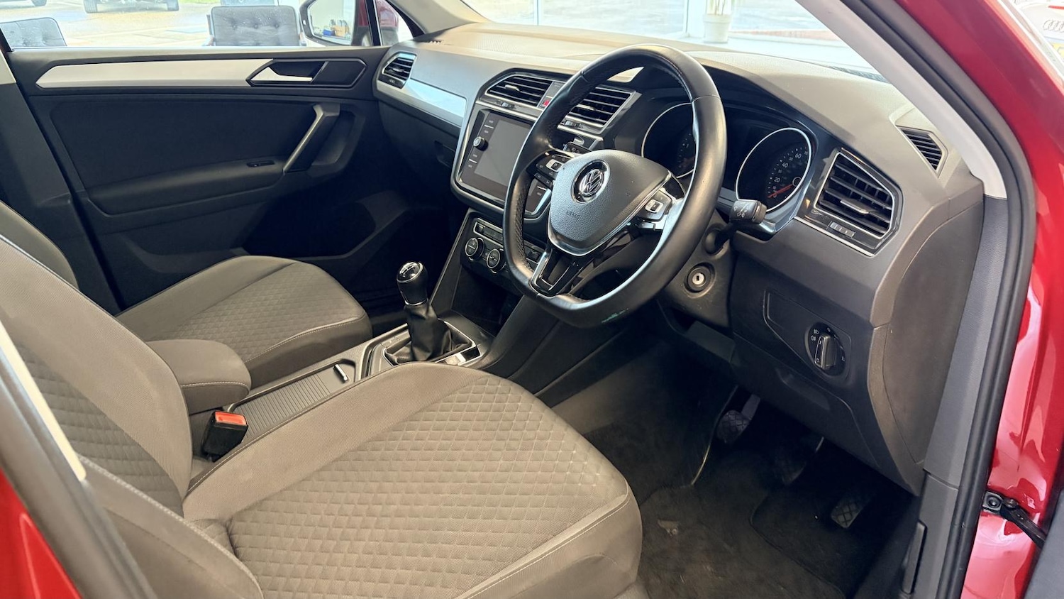 Used Volkswagen Tiguan 2018 for sale - 77613143: Photo 14