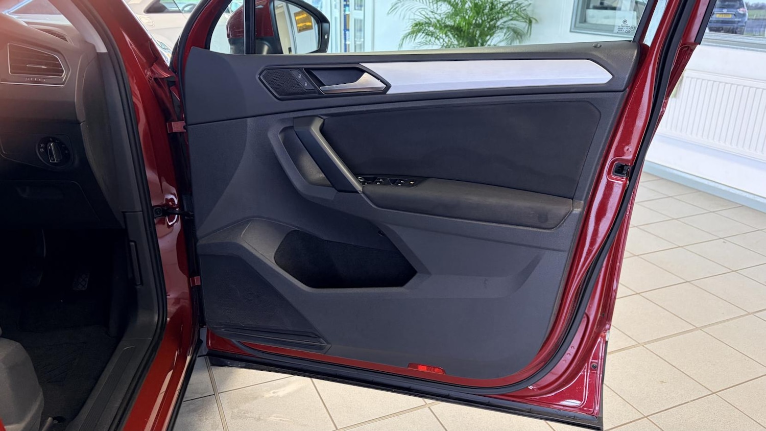 Used Volkswagen Tiguan 2018 for sale - 77613143: Photo 17