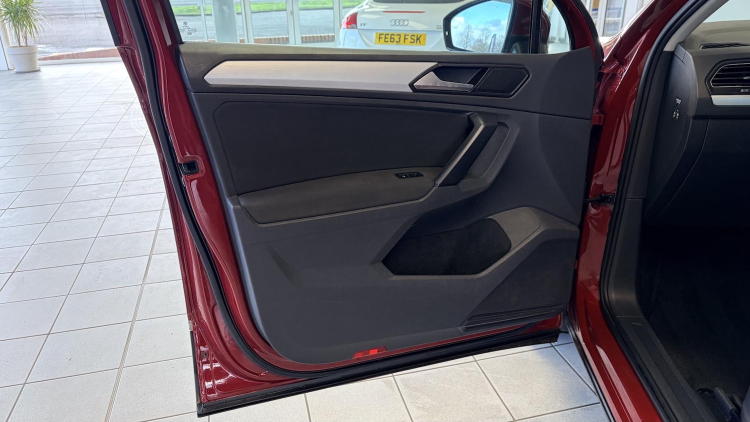 Used Volkswagen Tiguan 2018 for sale - 77613143: Photo 28