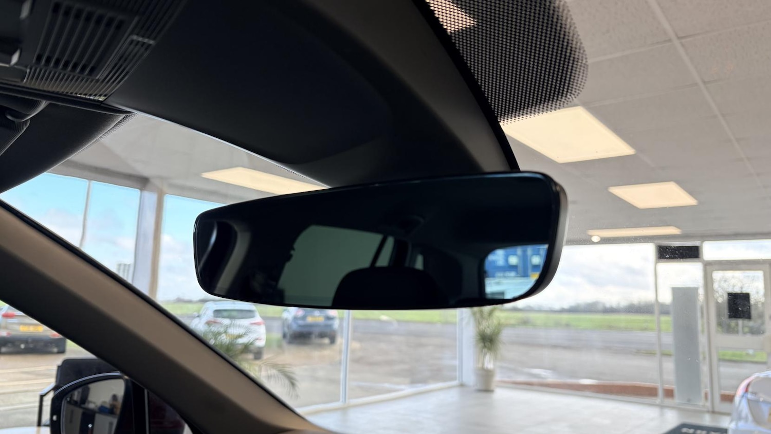 Used Volkswagen Tiguan 2018 for sale - 77613143: Photo 38