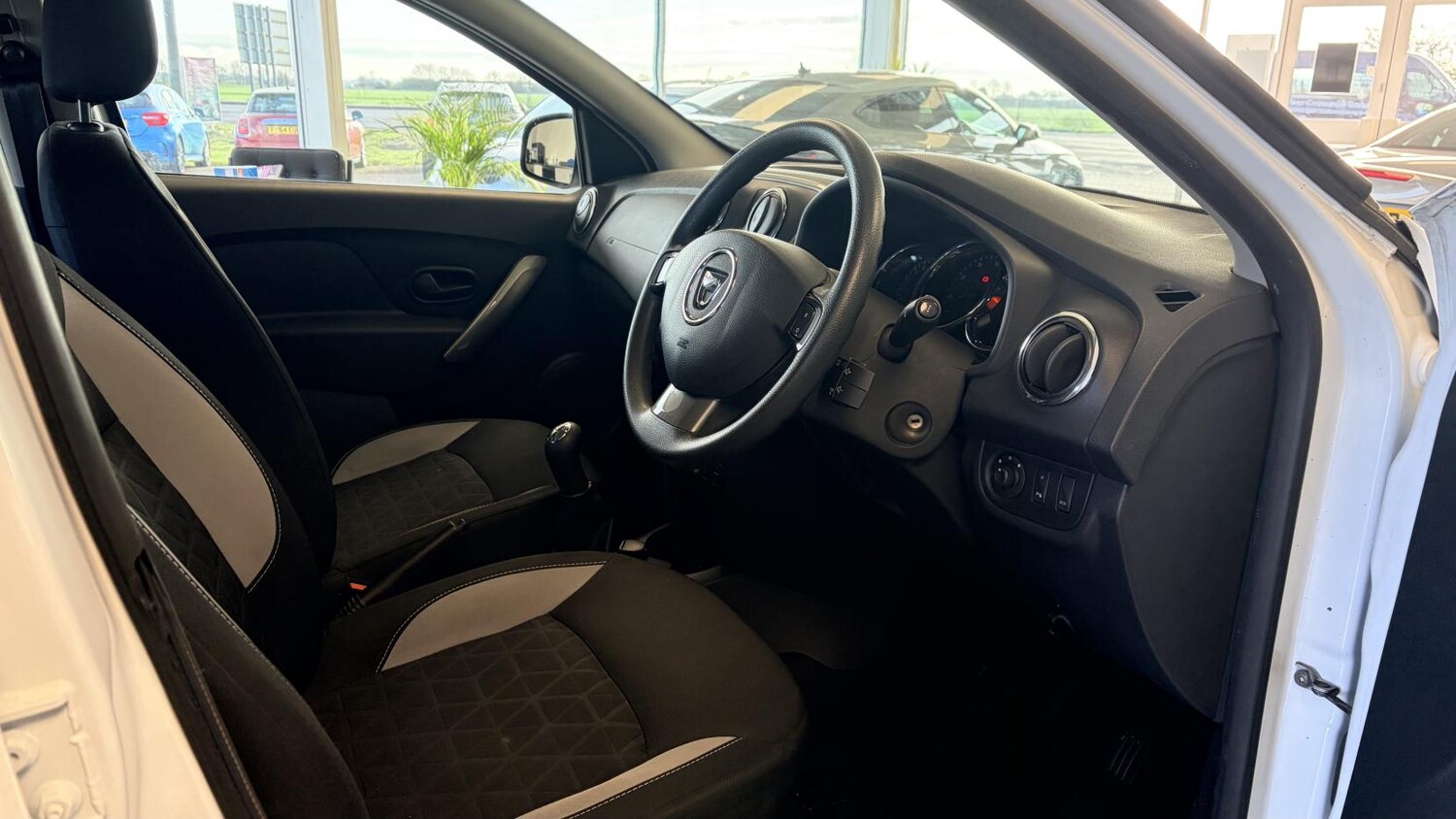 Used Dacia Sandero Stepway 2015 for sale - 78025648: Photo 13