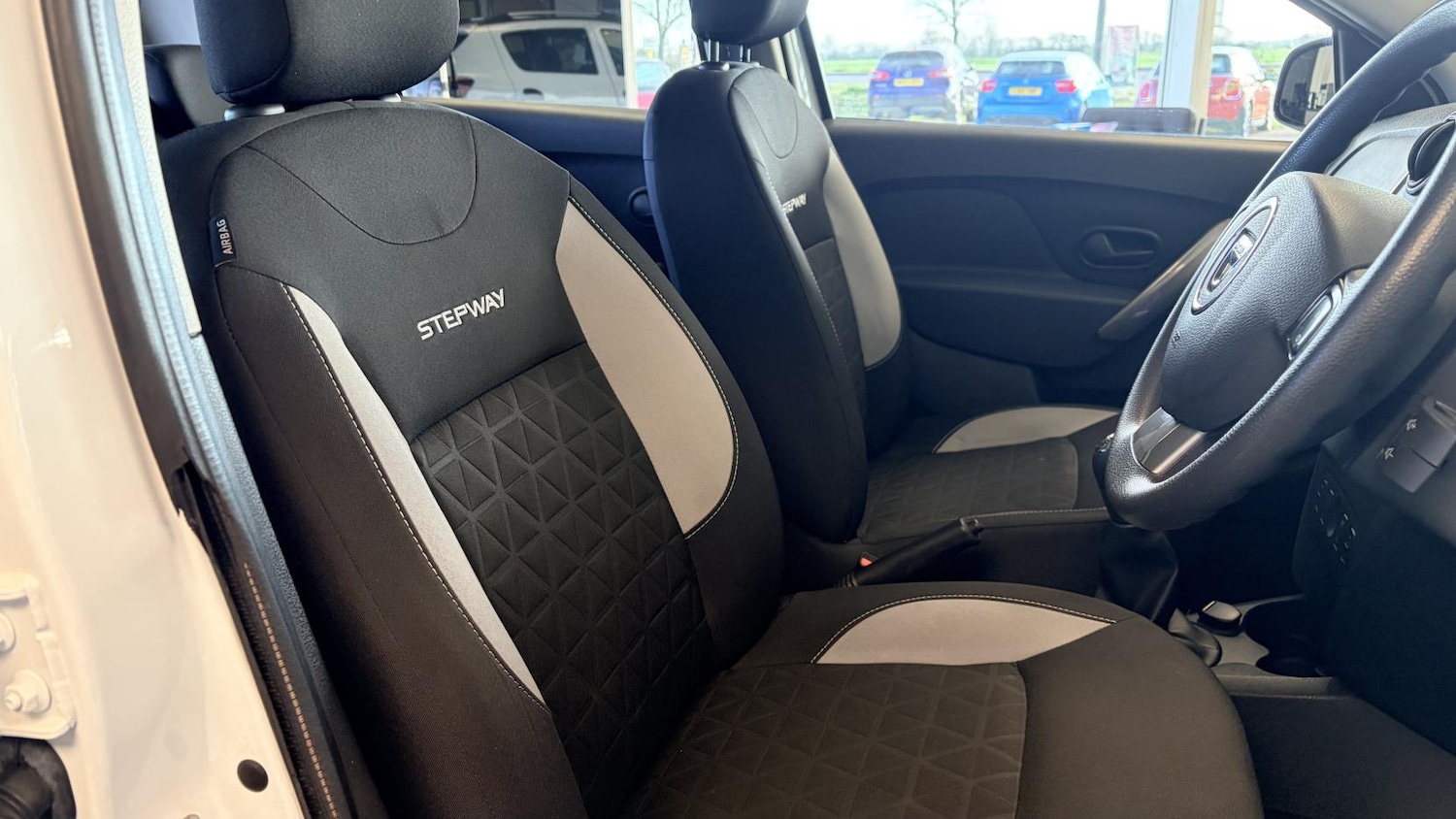 Used Dacia Sandero Stepway 2015 for sale - 78025648: Photo 16