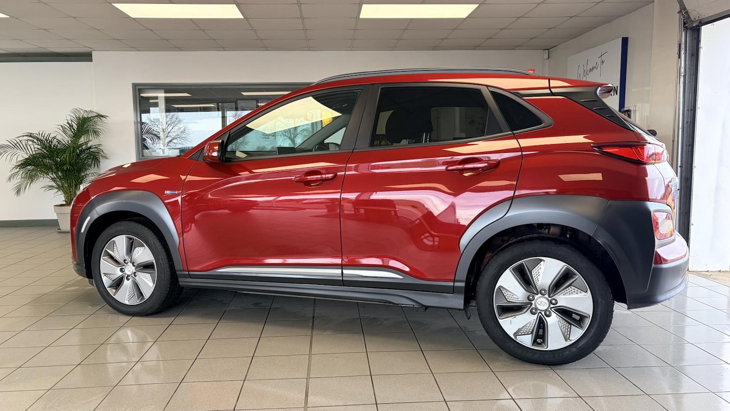 Used Hyundai KONA 2020 for sale - 77613147: Photo 2