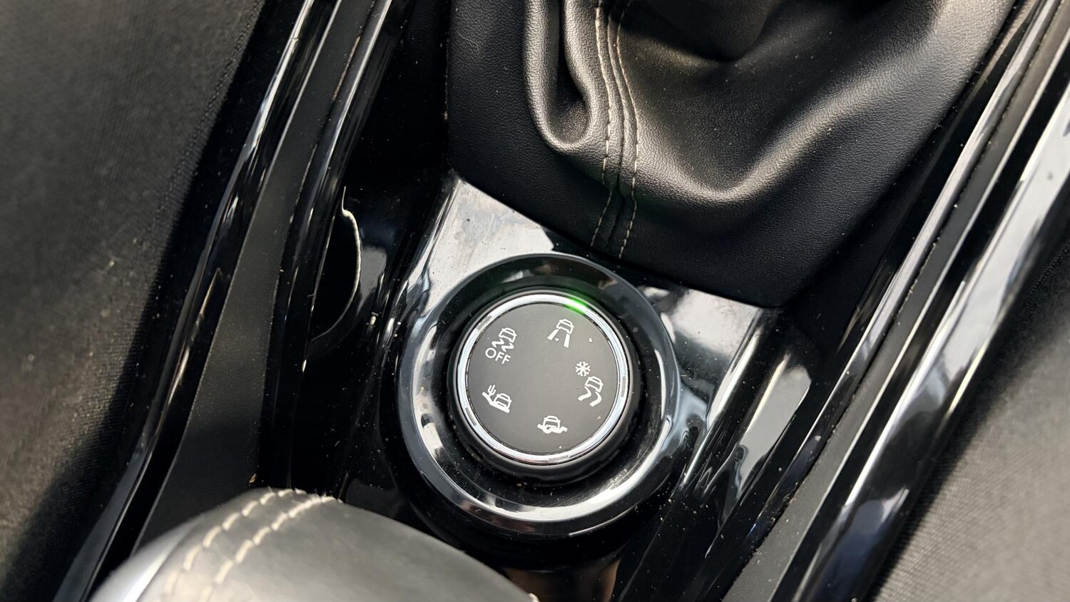 Used Peugeot 2008 2017 for sale - 78162530: Photo 31