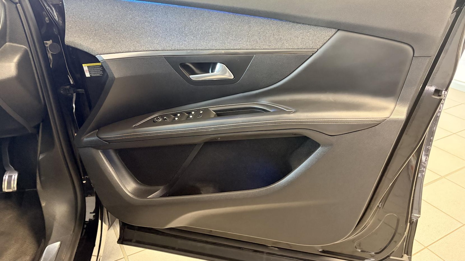 Used Peugeot 3008 2017 for sale - 77903512: Photo 16