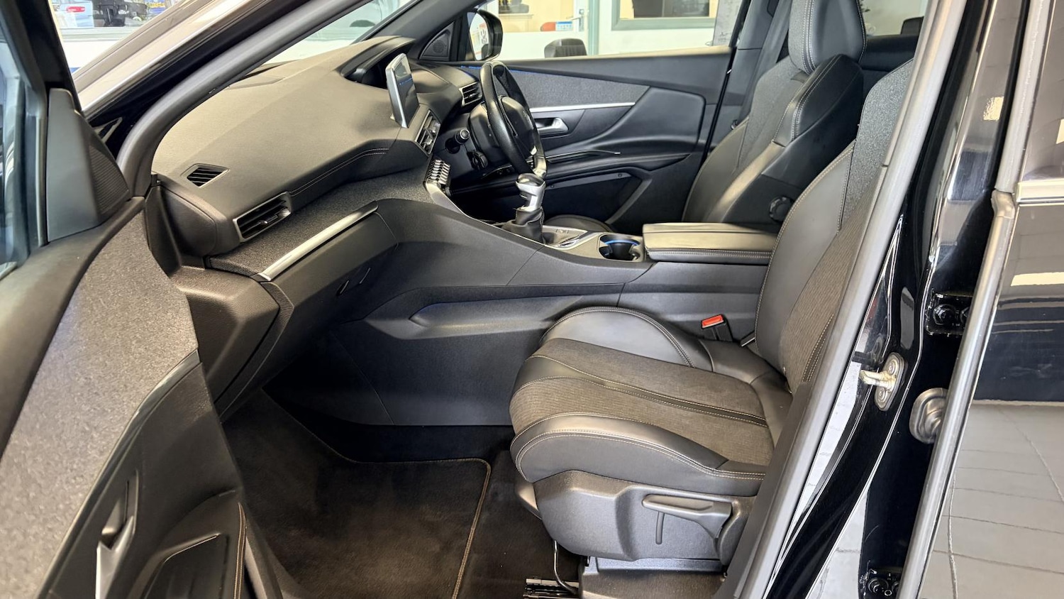 Used Peugeot 3008 2017 for sale - 77903512: Photo 26