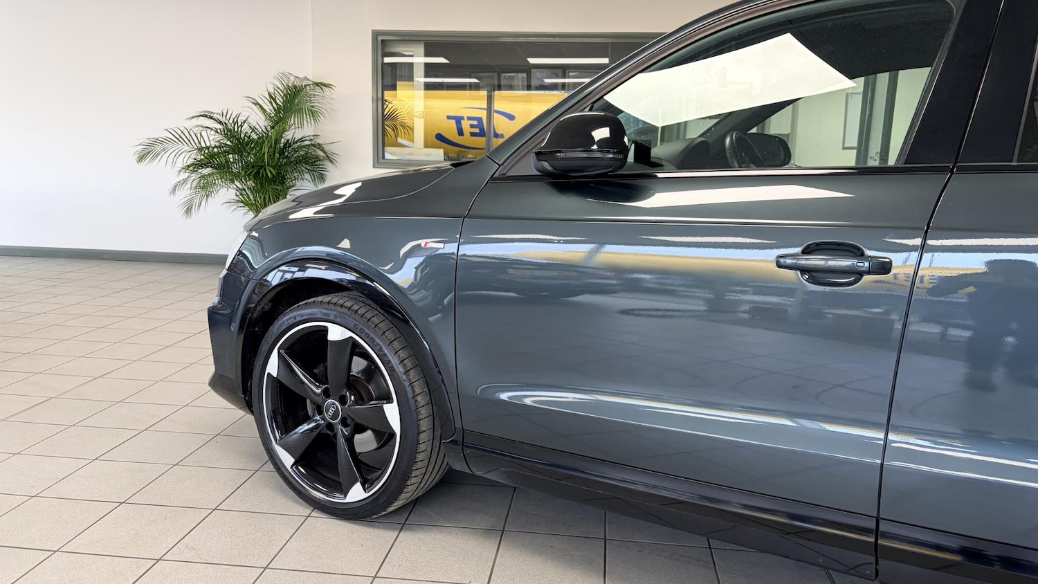 Used Audi Q3 2017 for sale - 77778702: Photo 3