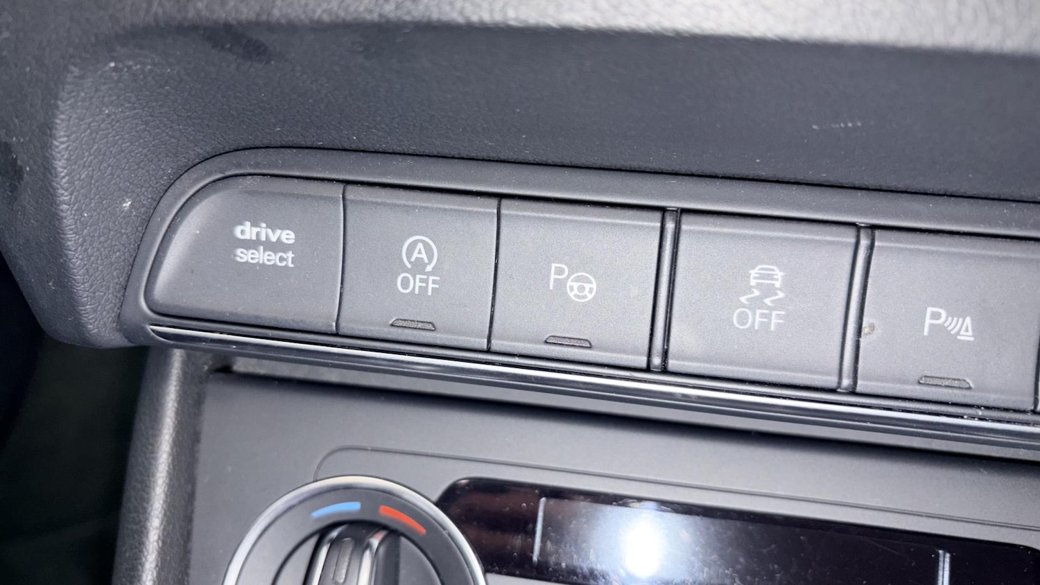 Used Audi Q3 2017 for sale - 77778702: Photo 41