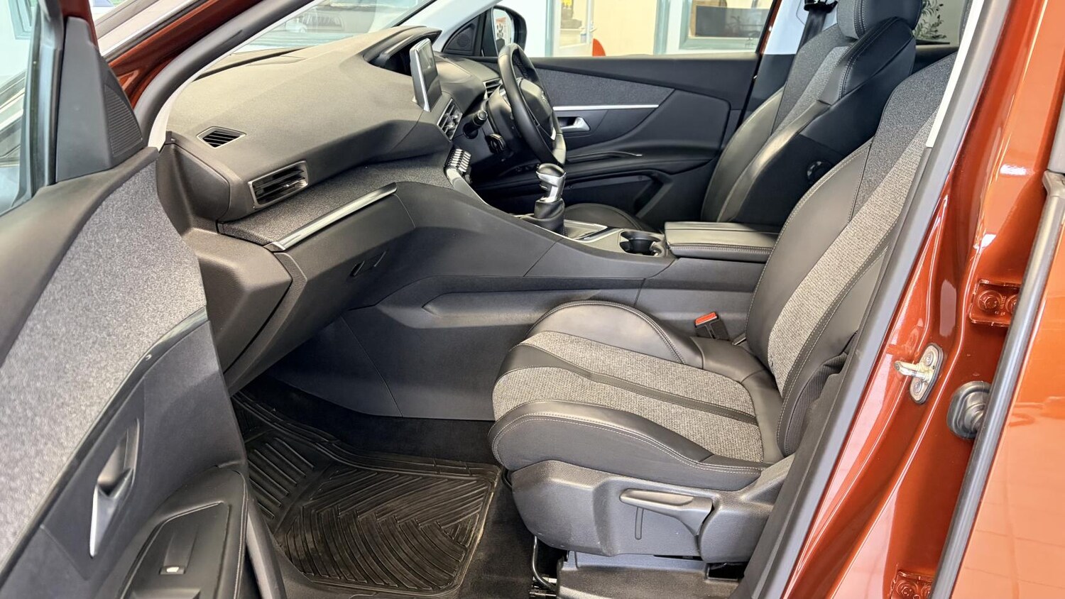 Used Peugeot 3008 2017 for sale - 77988629: Photo 24