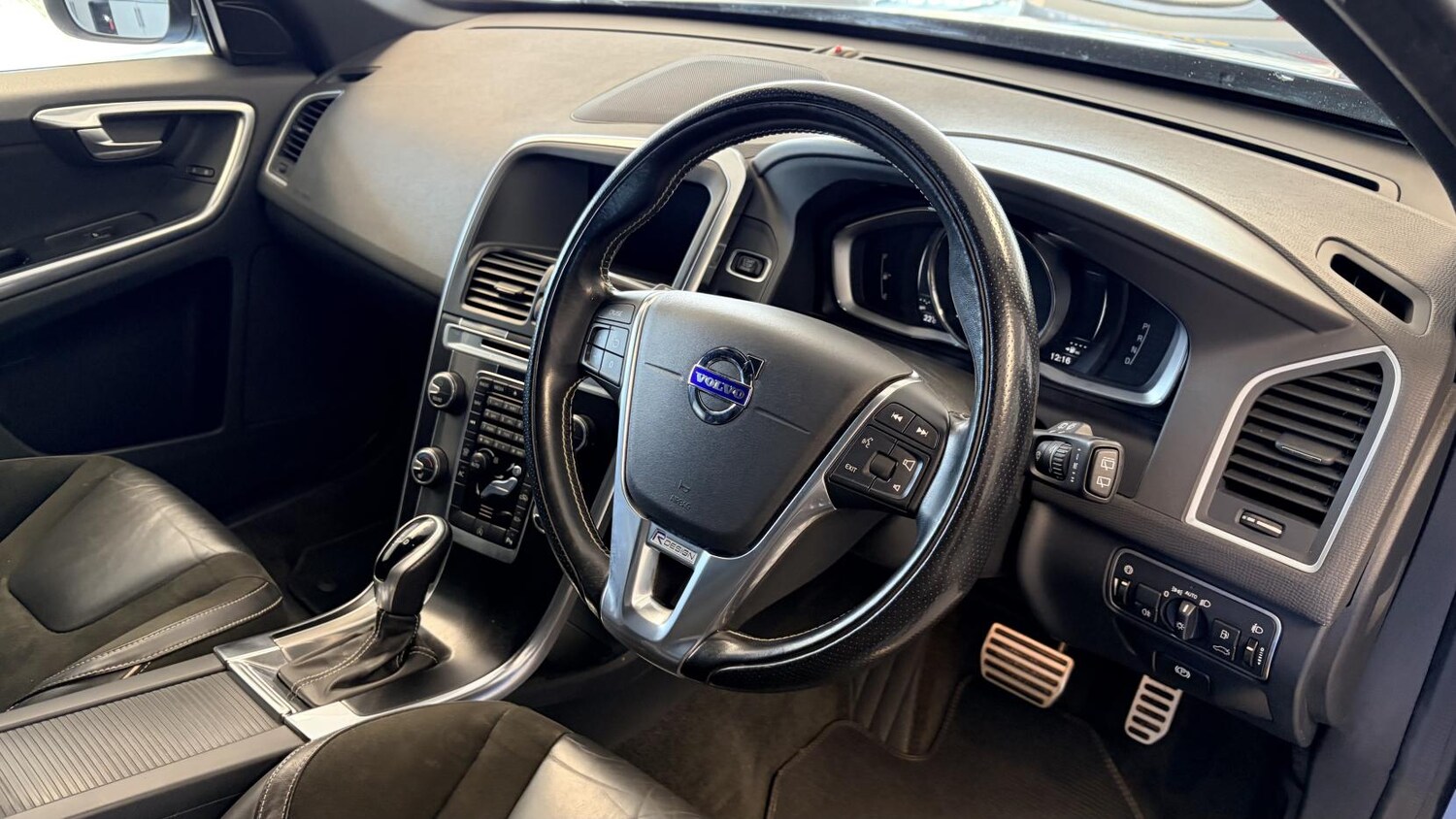 Used Volvo XC60 2017 for sale - 78166438: Photo 16