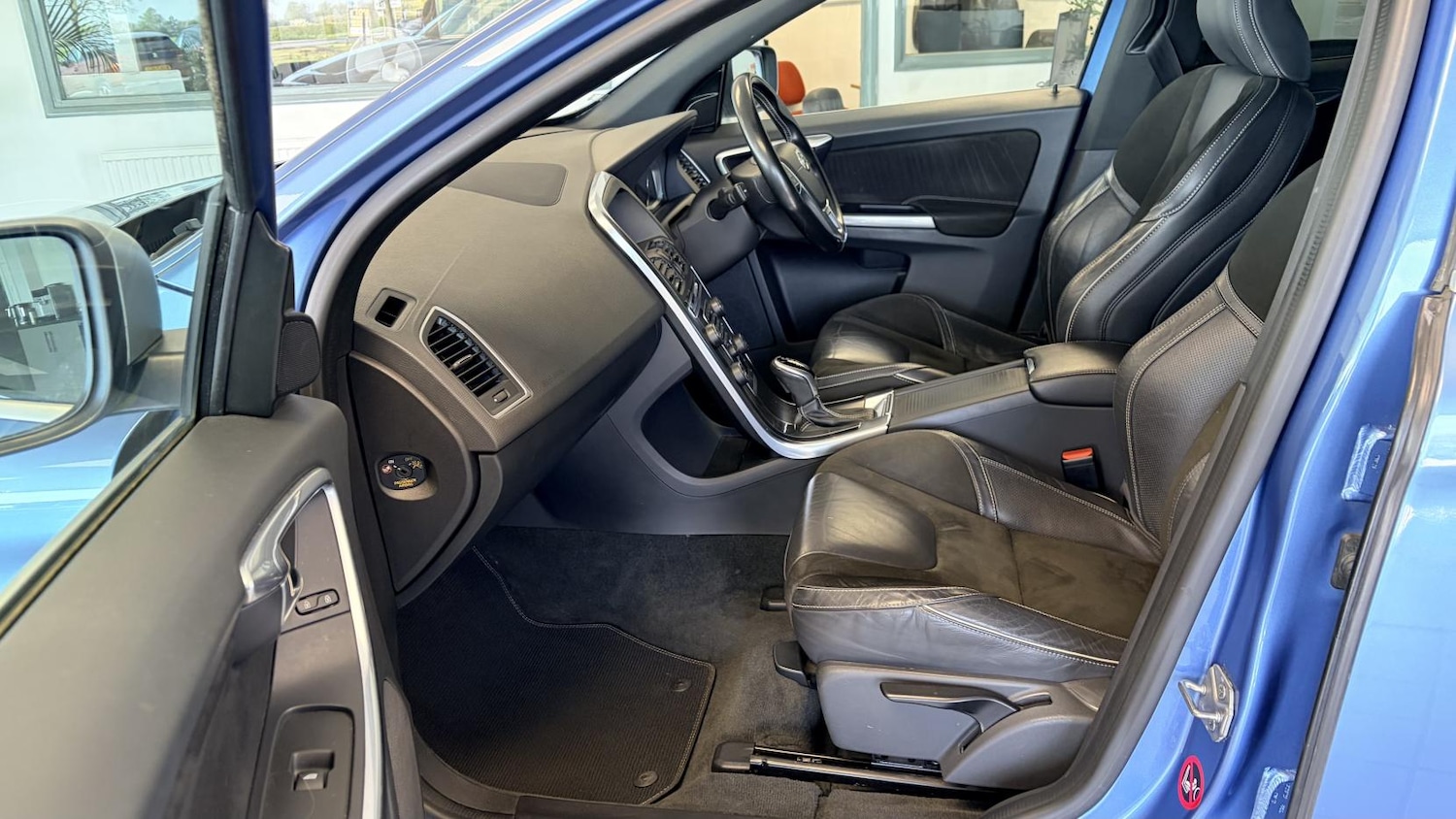 Used Volvo XC60 2017 for sale - 78166438: Photo 25