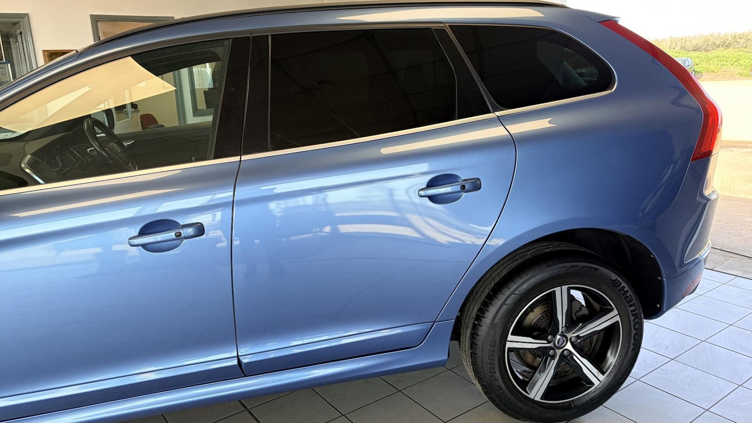 Used Volvo XC60 2017 for sale - 78166438: Photo 3