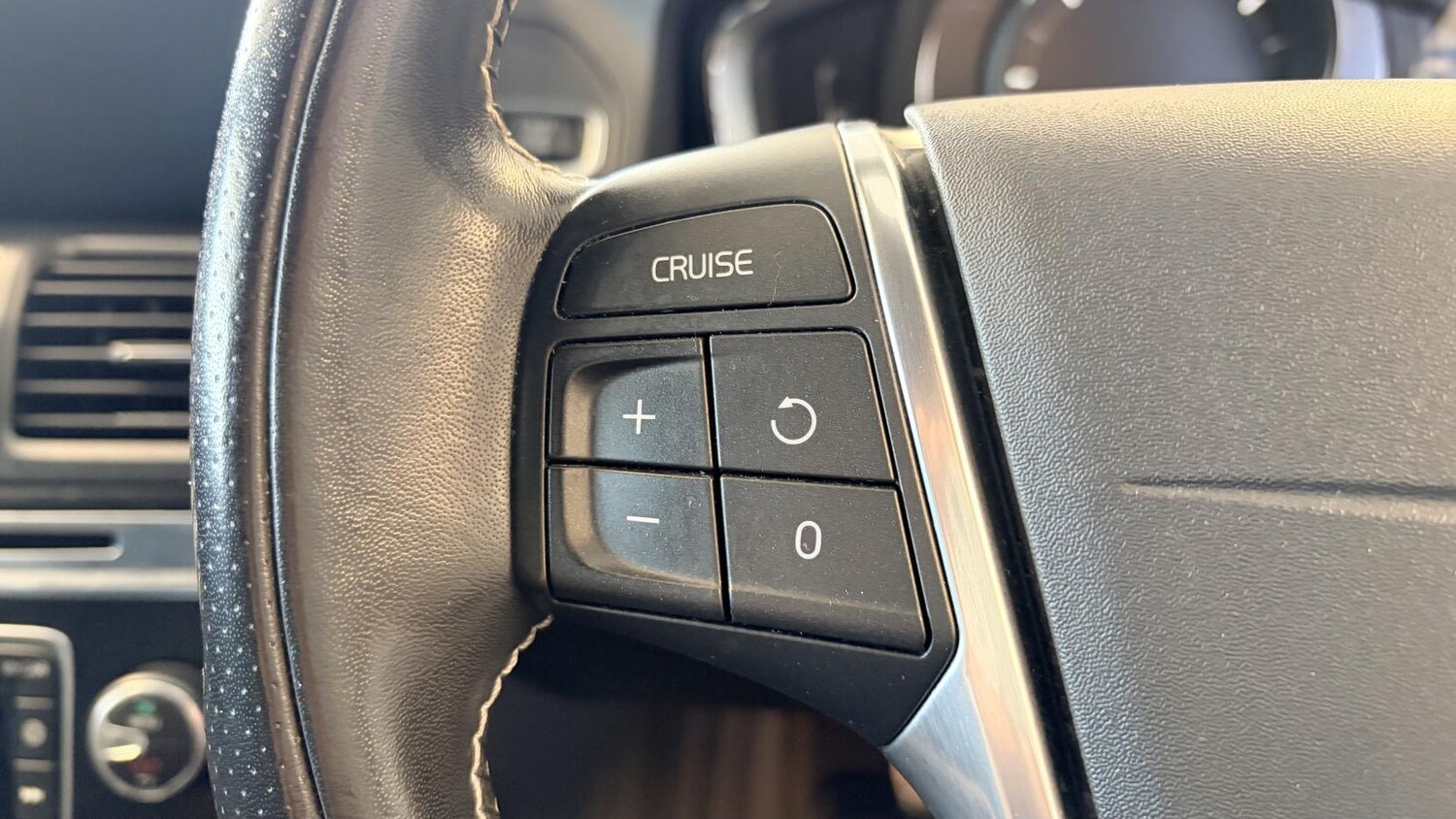 Used Volvo XC60 2017 for sale - 78166438: Photo 30