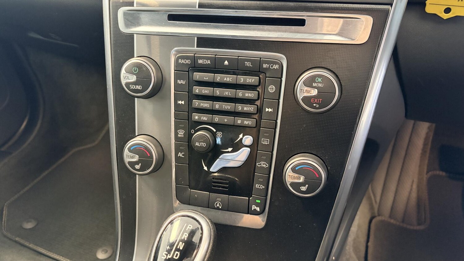 Used Volvo XC60 2017 for sale - 78166438: Photo 32