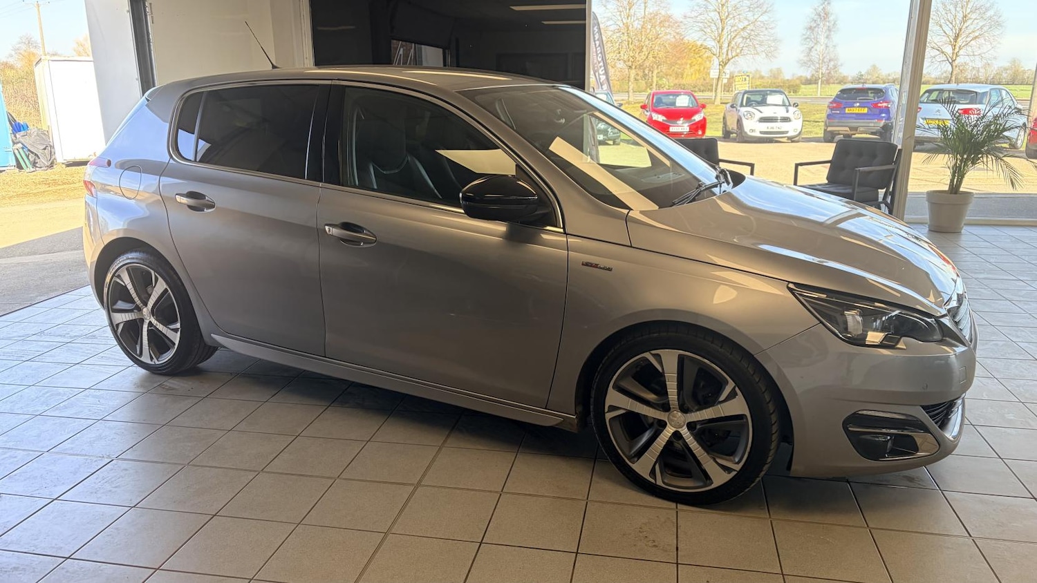 Used Peugeot 308 2015 for sale - 77918174: Photo 10