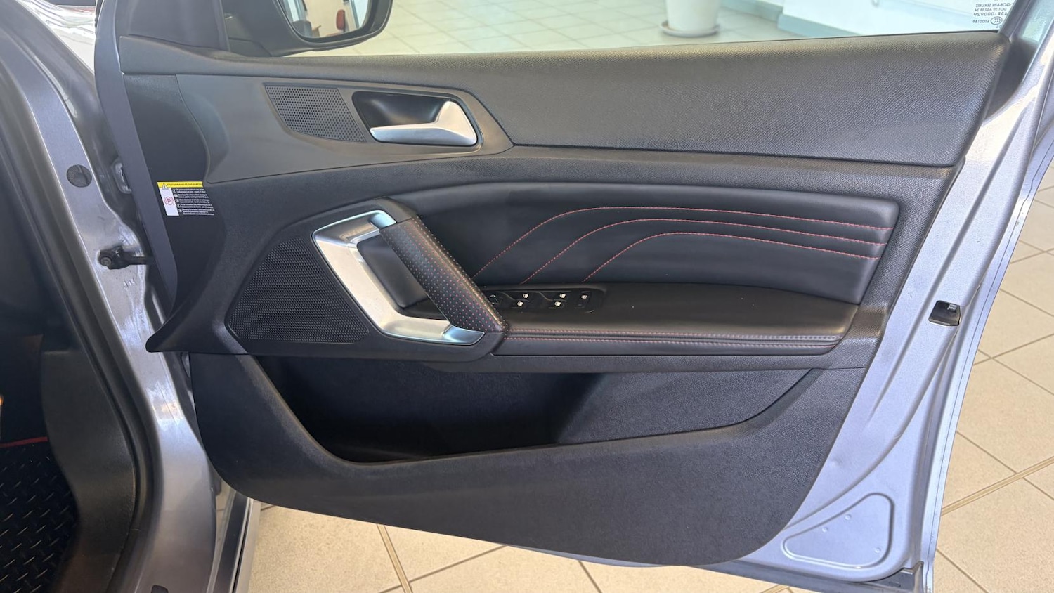 Used Peugeot 308 2015 for sale - 77918174: Photo 16