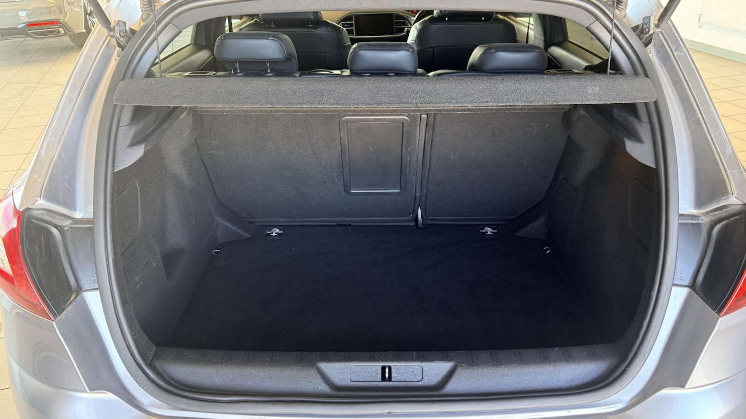 Used Peugeot 308 2015 for sale - 77918174: Photo 20