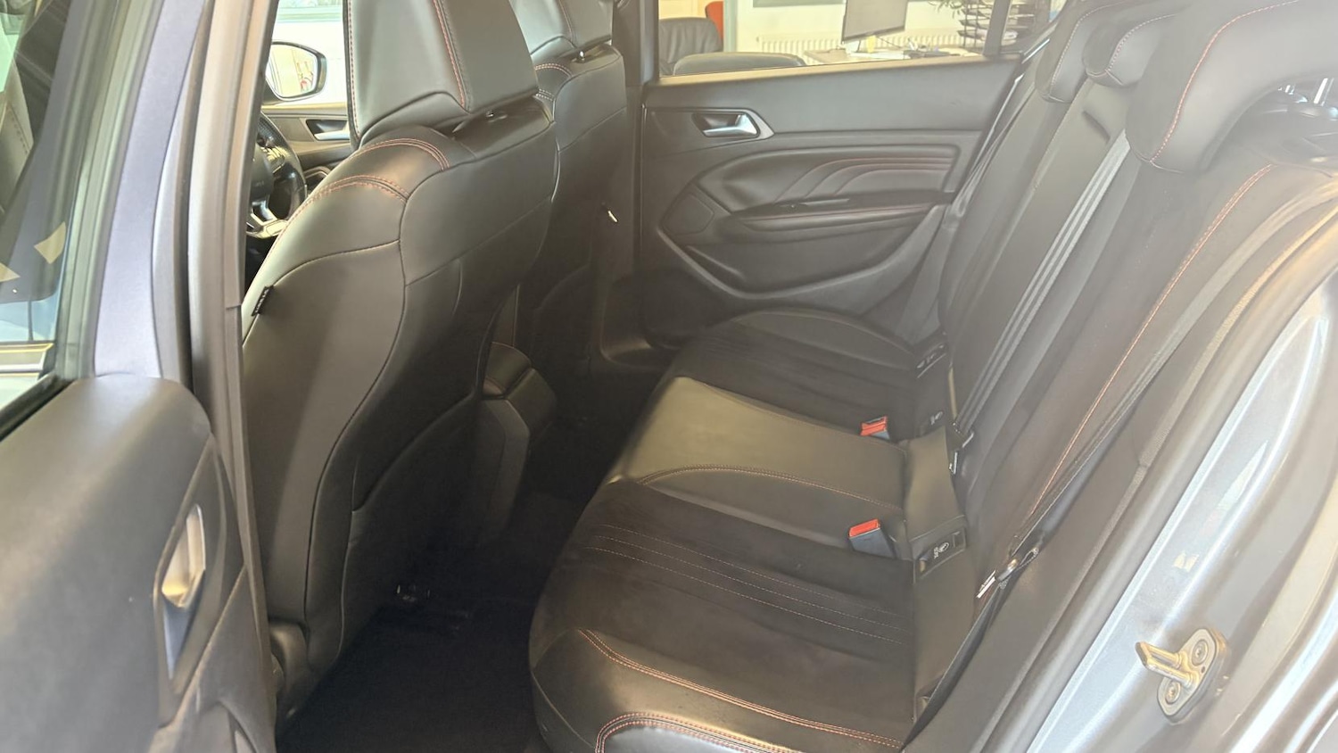 Used Peugeot 308 2015 for sale - 77918174: Photo 21