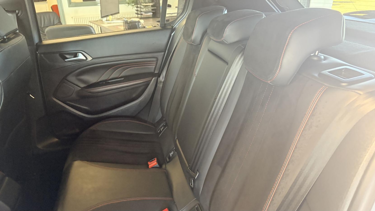 Used Peugeot 308 2015 for sale - 77918174: Photo 22