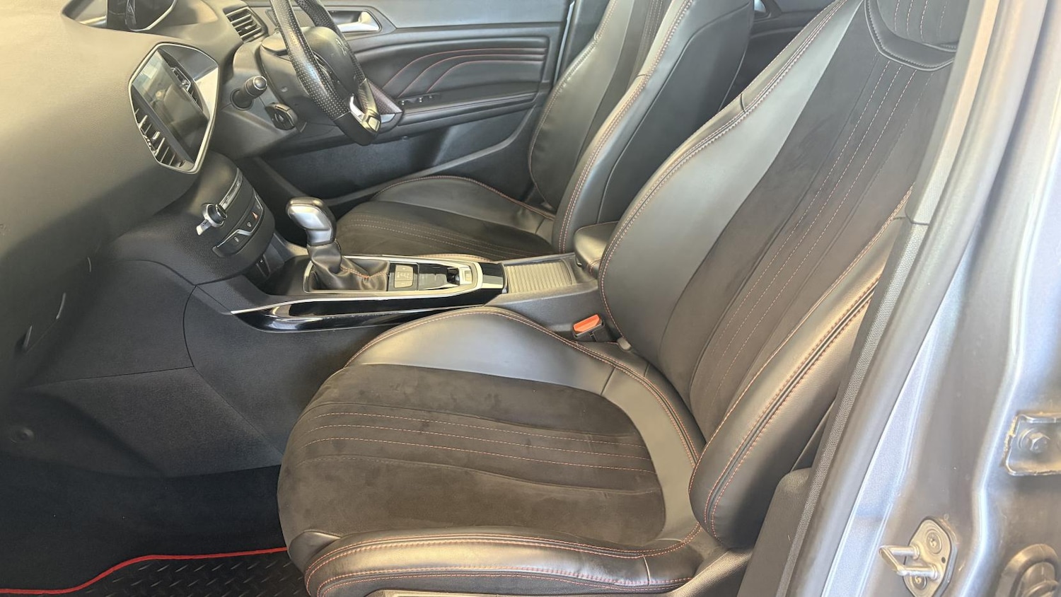 Used Peugeot 308 2015 for sale - 77918174: Photo 26