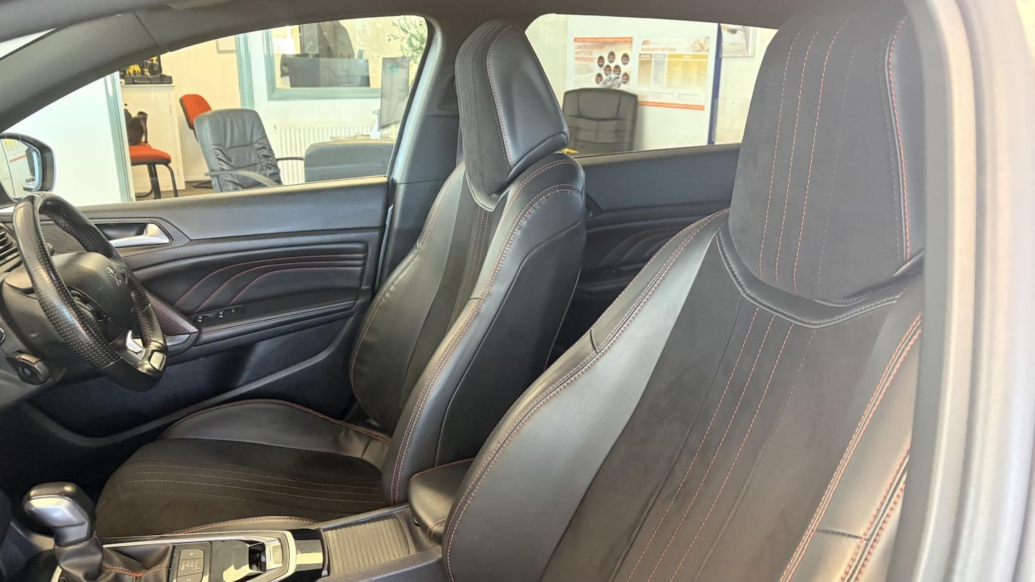 Used Peugeot 308 2015 for sale - 77918174: Photo 27