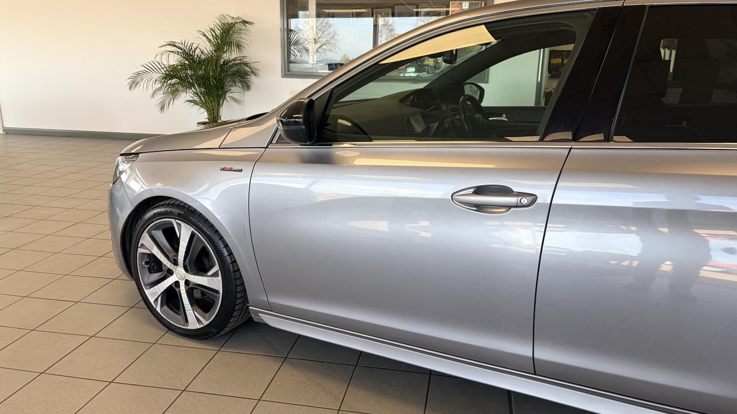 Used Peugeot 308 2015 for sale - 77918174: Photo 3