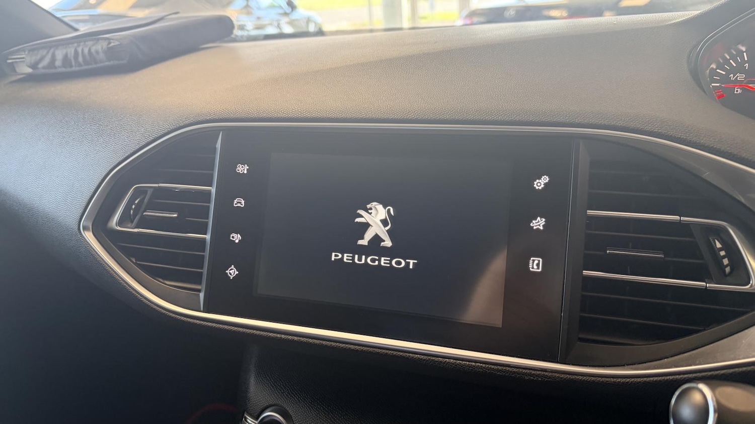 Used Peugeot 308 2015 for sale - 77918174: Photo 33