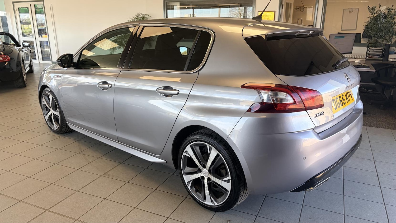 Used Peugeot 308 2015 for sale - 77918174: Photo 5