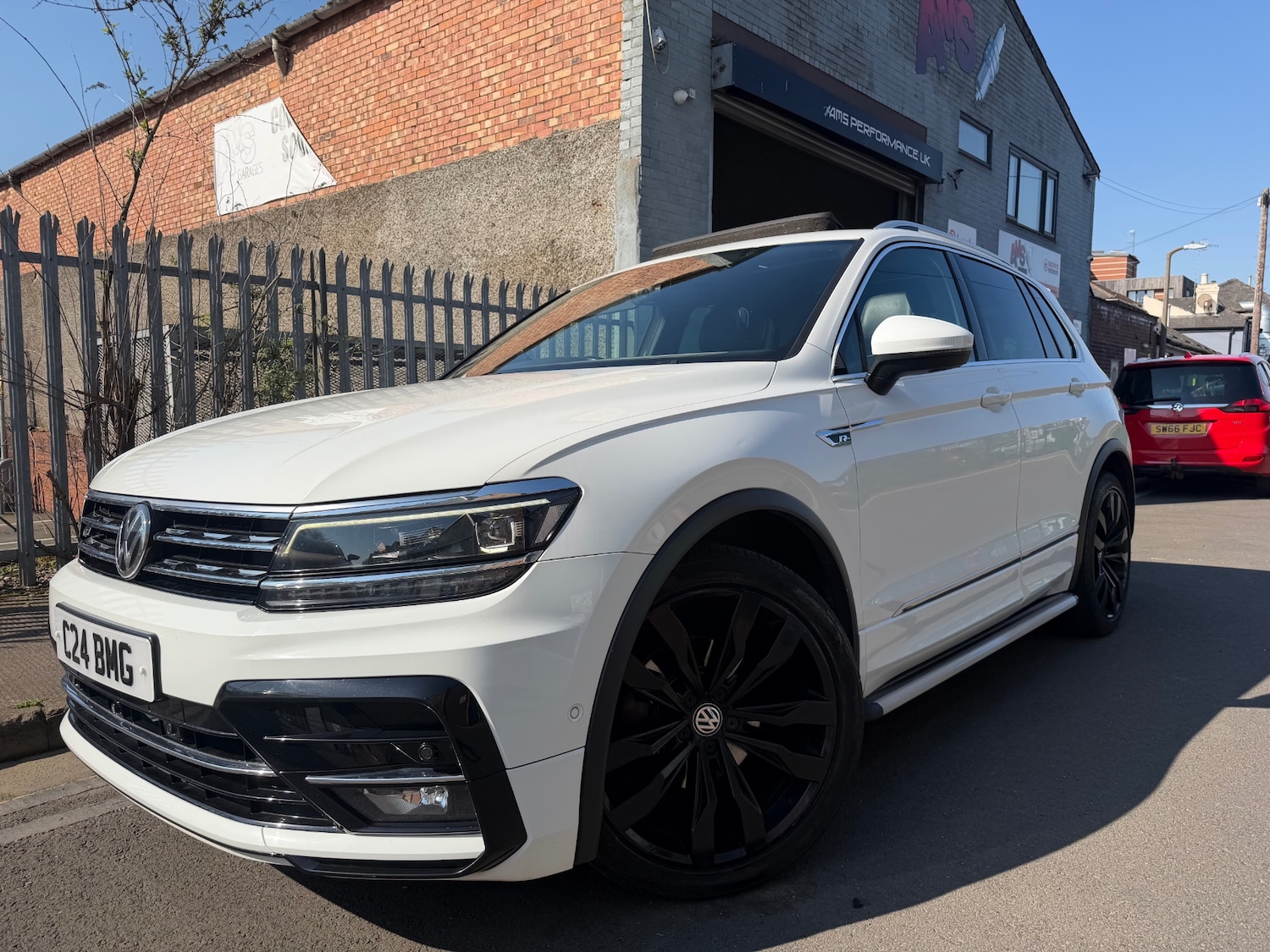 Used Volkswagen Tiguan 2019 for sale - 77946181: Photo 2