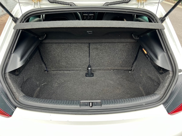 Used Volkswagen Scirocco 2015 for sale - 76143175: Photo 15