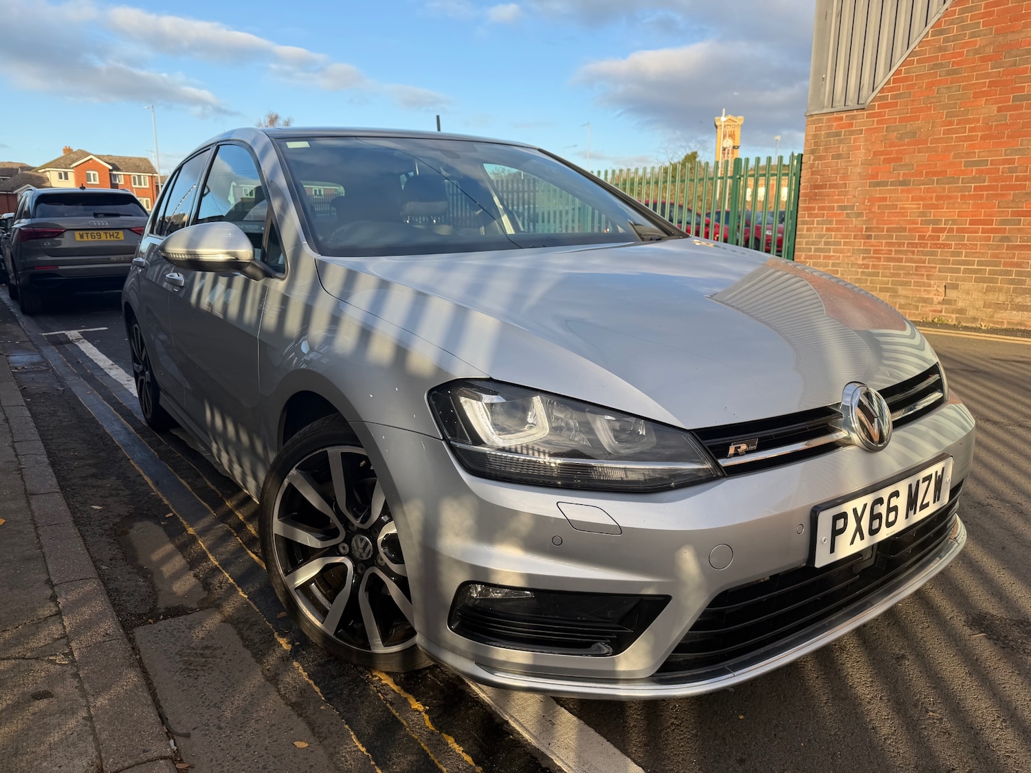 Used Volkswagen Golf 2016 for sale - 76893170: Photo 2
