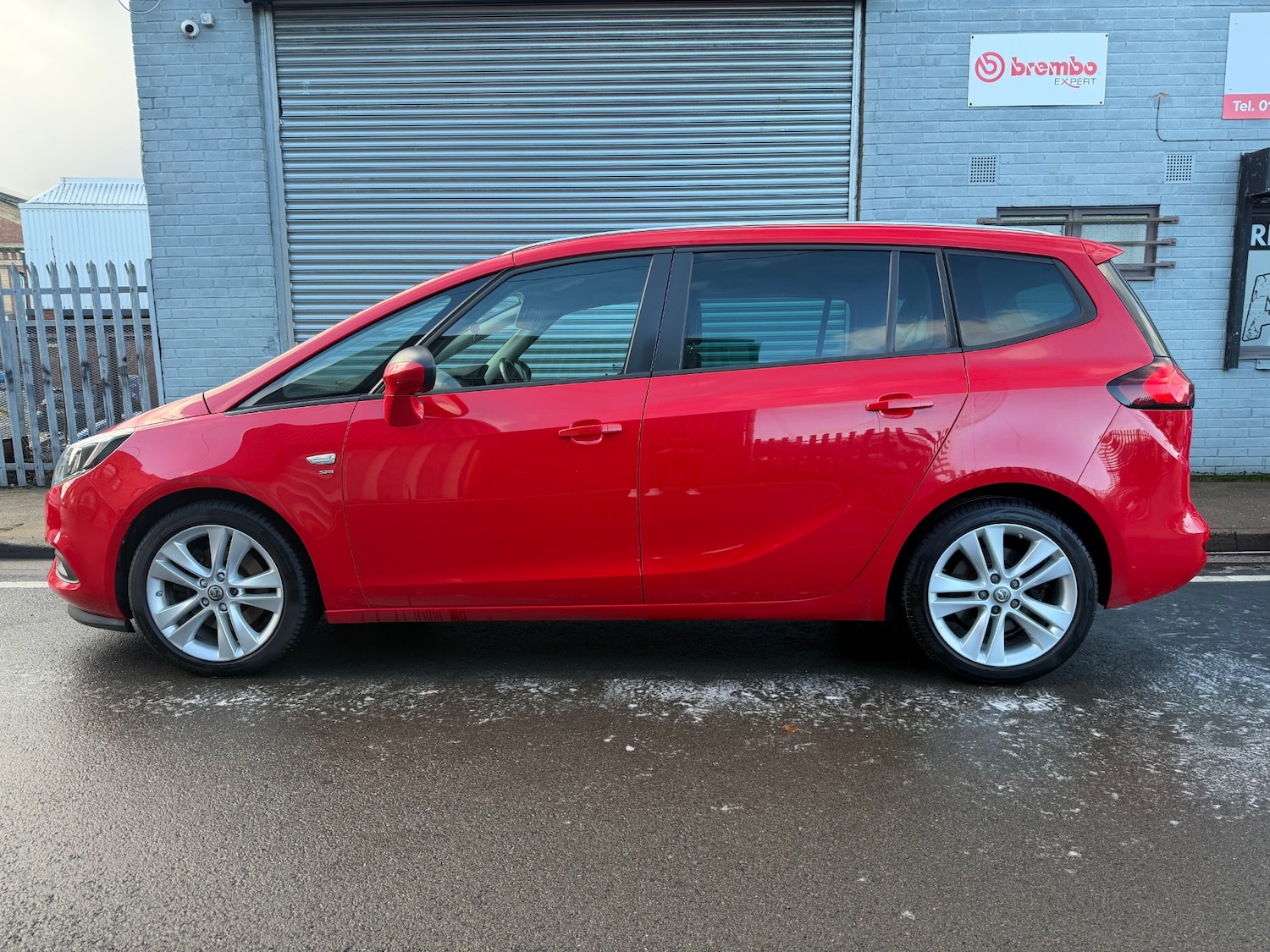 Used Vauxhall Zafira 2016 for sale - 77220832: Photo 2
