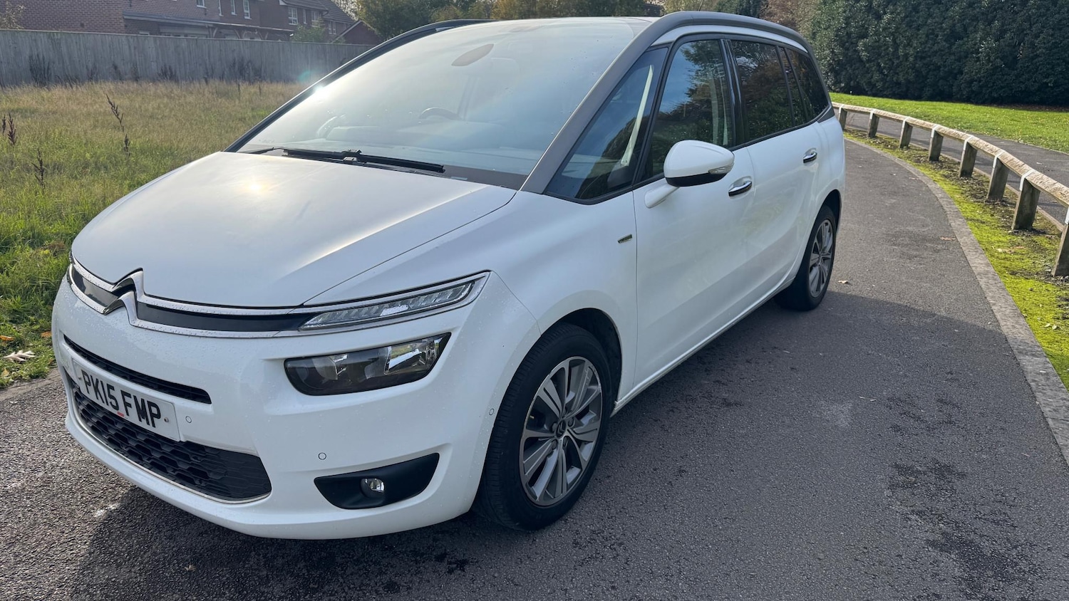Used Citroen C4 Picasso 2015 for sale - 76391802: Photo 3