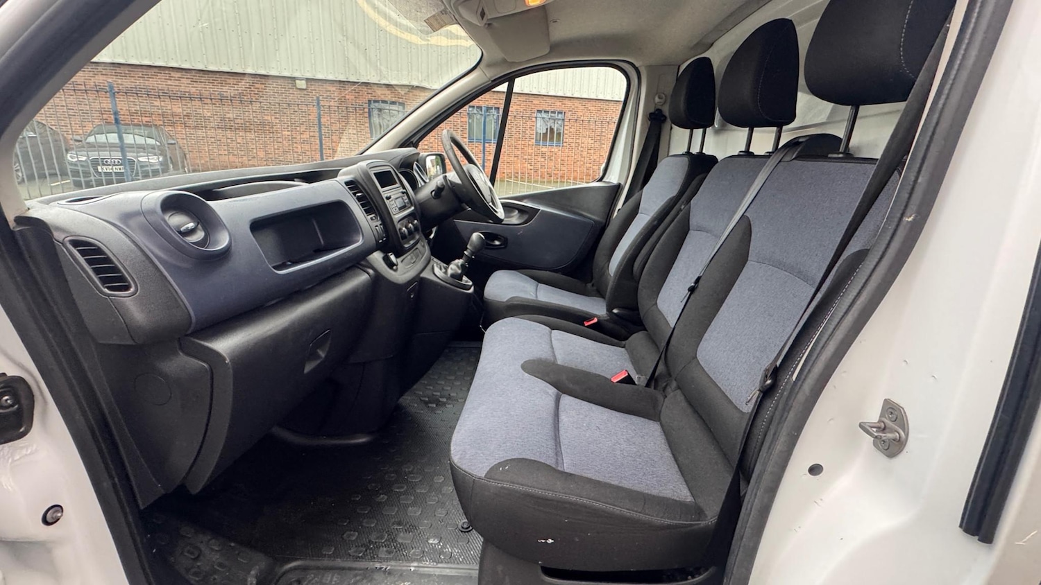 Used Vauxhall Vivaro 2017 for sale - 76723970: Photo 12