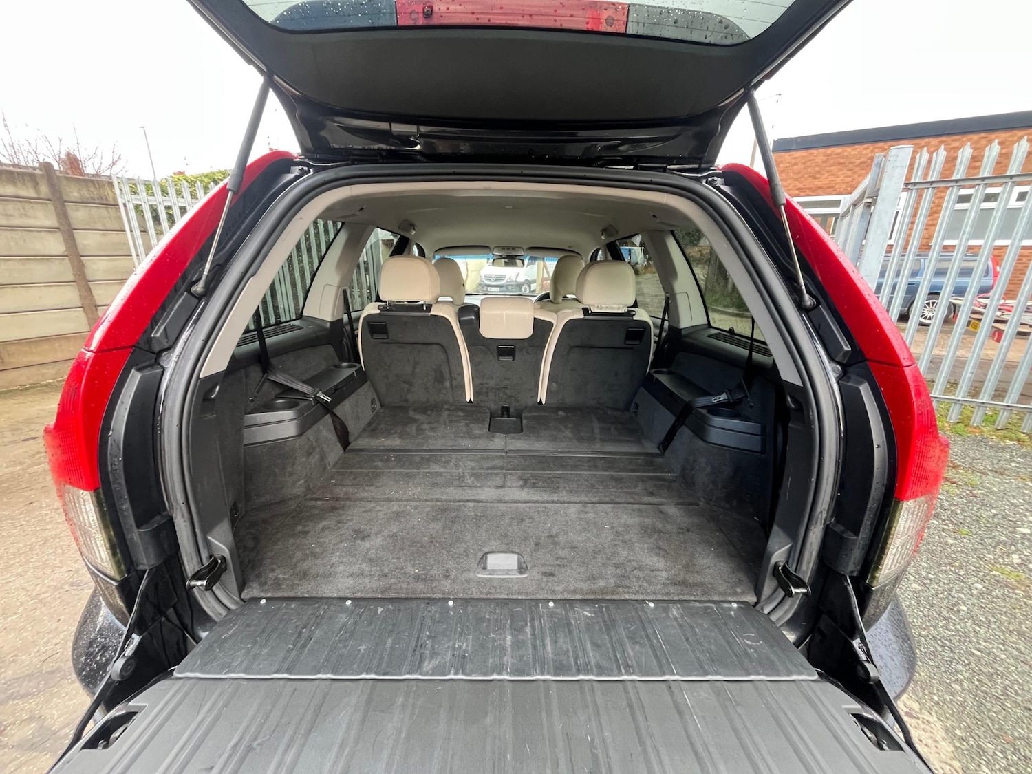 Used Volvo XC90 2010 for sale - 76750712: Photo 10