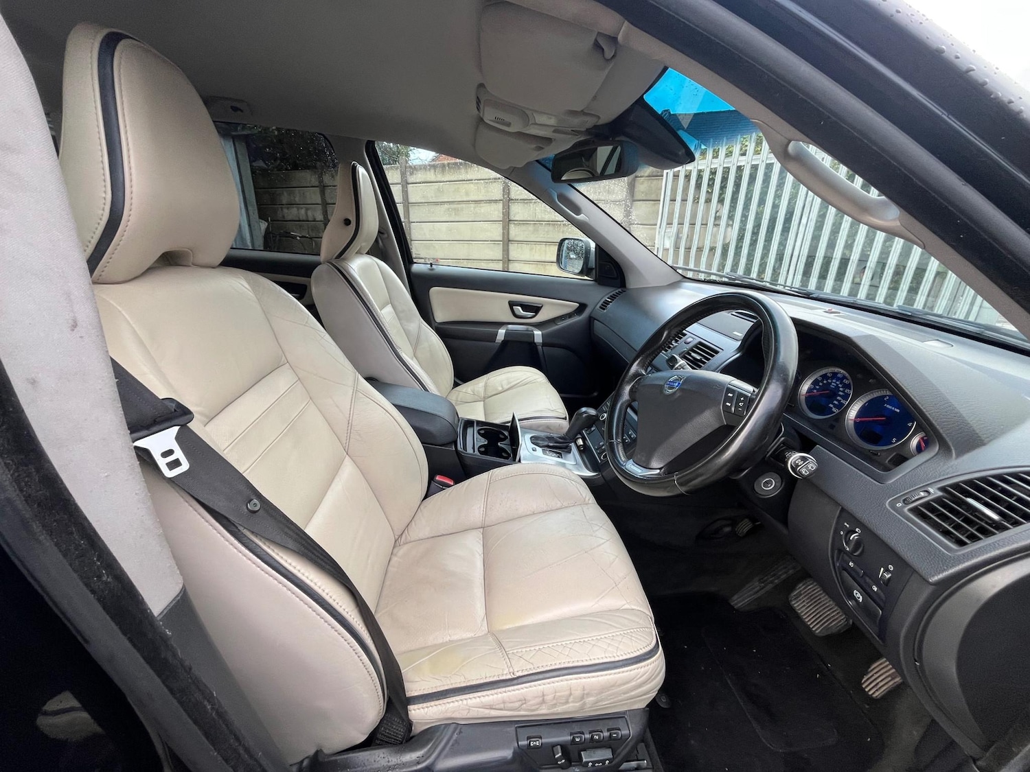 Used Volvo XC90 2010 for sale - 76750712: Photo 12