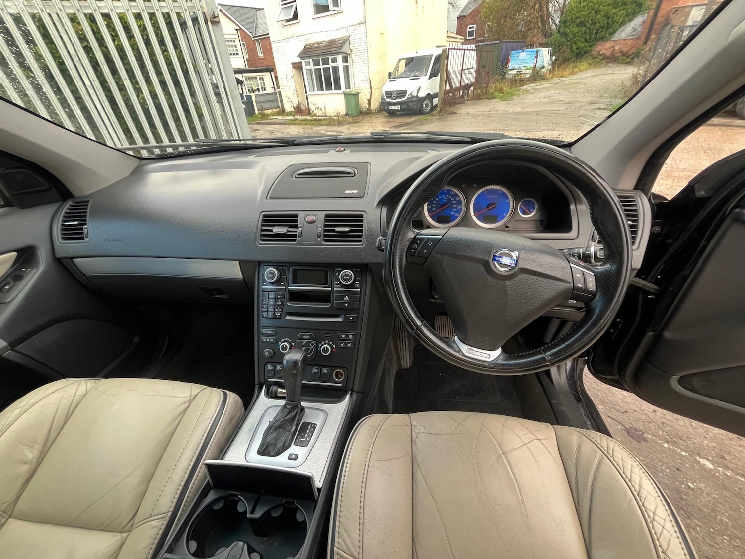 Used Volvo XC90 2010 for sale - 76750712: Photo 14