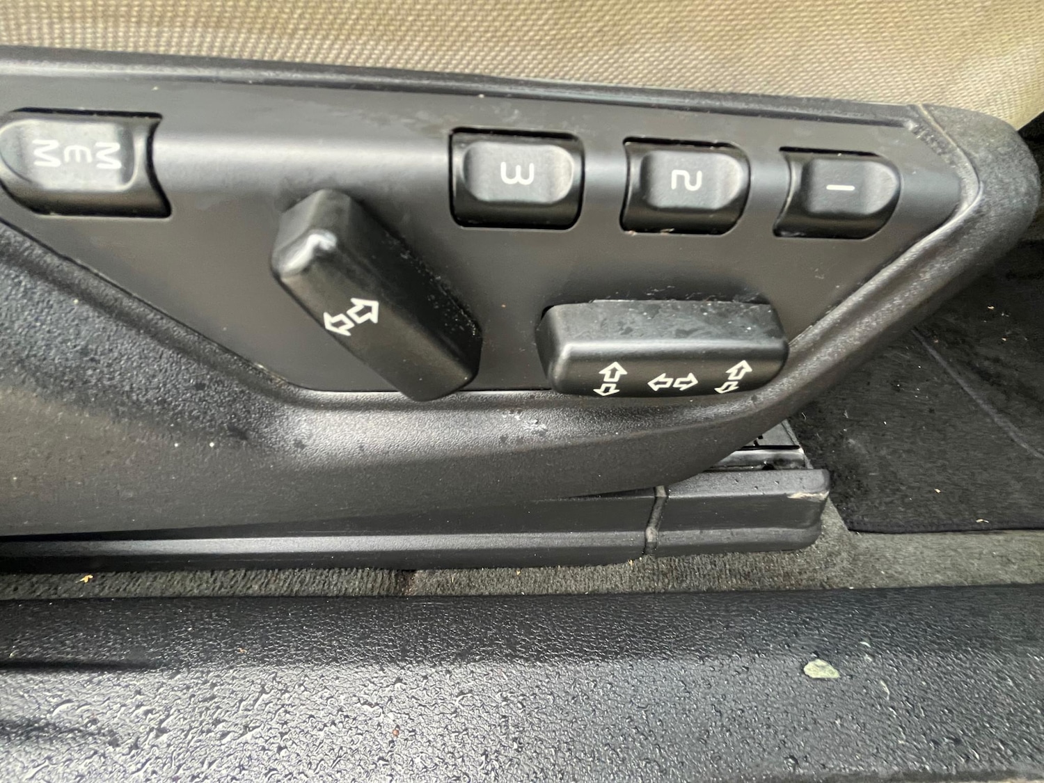 Used Volvo XC90 2010 for sale - 76750712: Photo 15