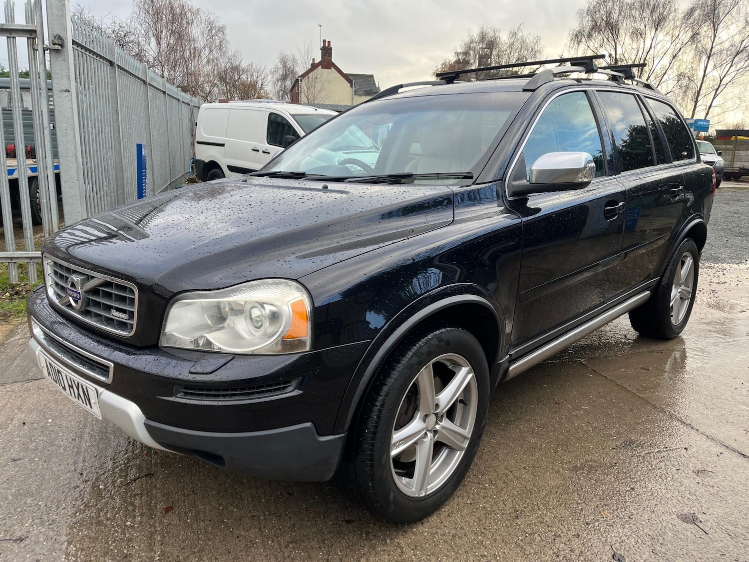 Used Volvo XC90 2010 for sale - 76750712: Photo 3