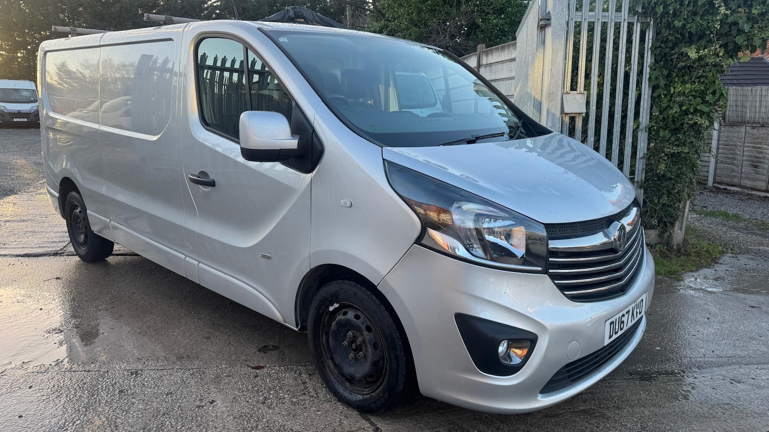 Used Vauxhall Vivaro 2017 for sale - 76711712: Photo 1