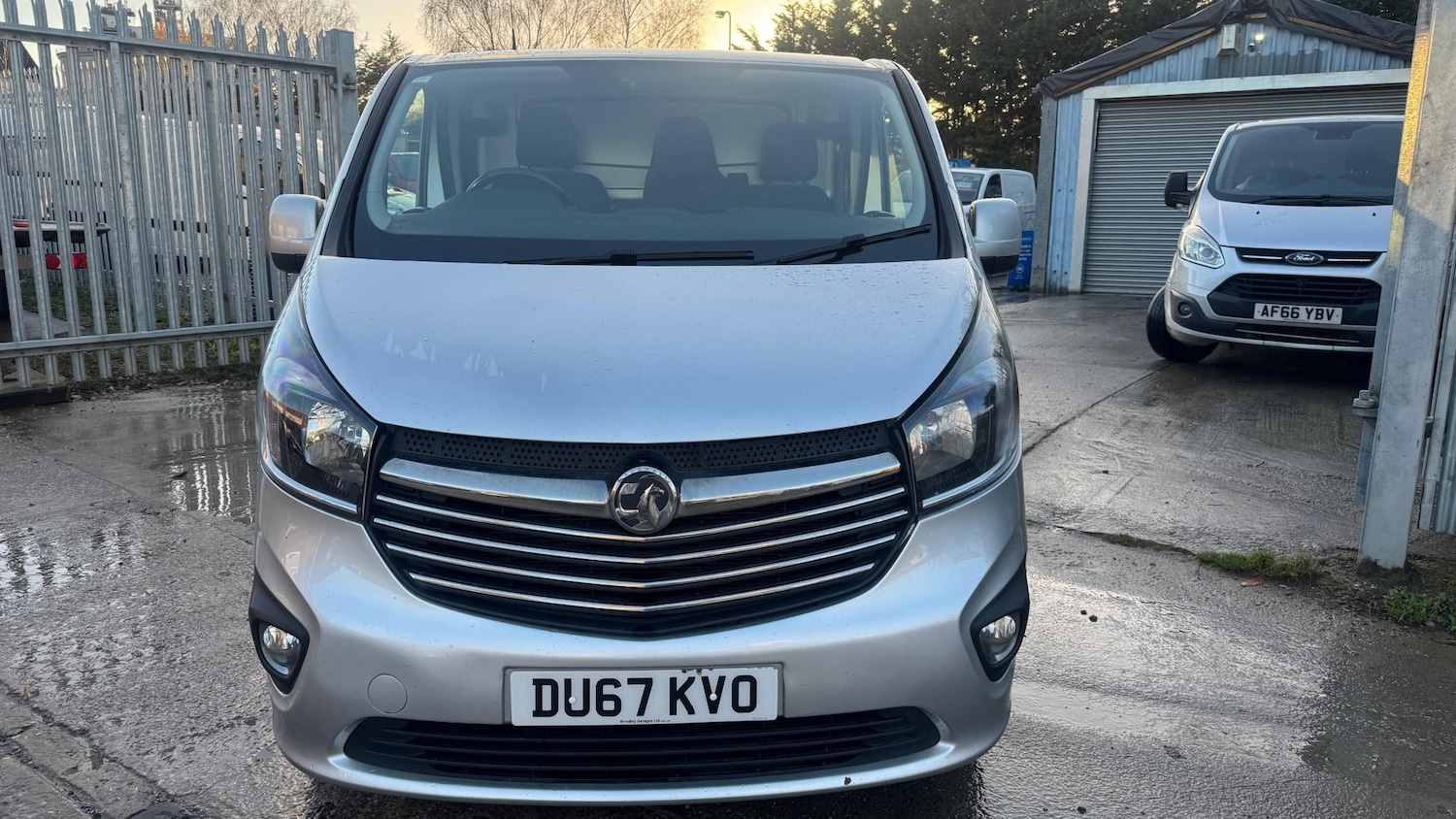 Used Vauxhall Vivaro 2017 for sale - 76711712: Photo 2