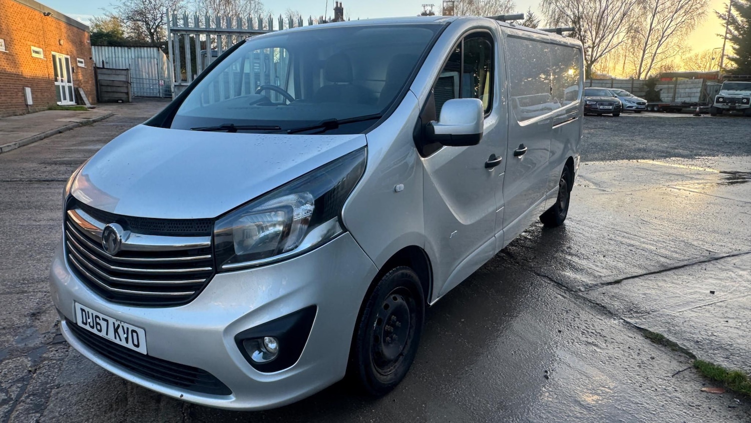 Used Vauxhall Vivaro 2017 for sale - 76711712: Photo 3